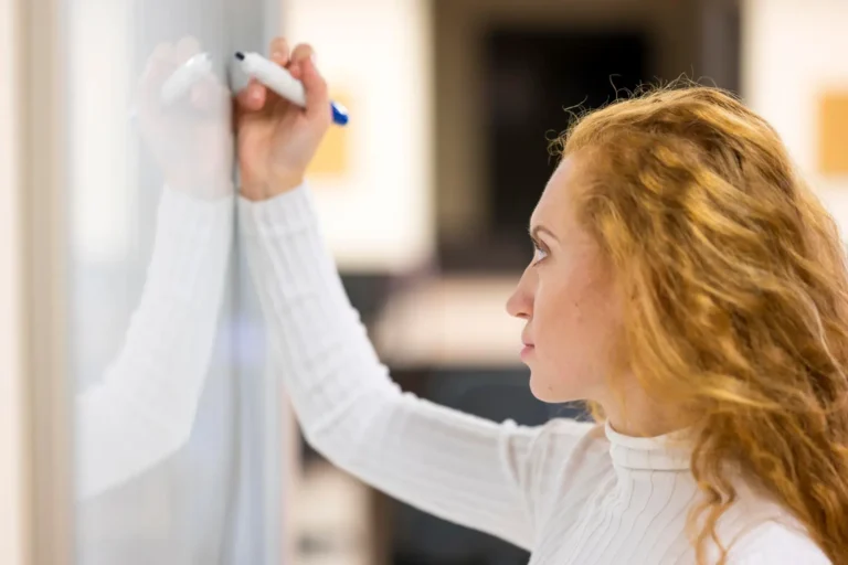 How to pick a long-lasting whiteboard for everyday use